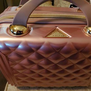 Triforce beauty case, rose gold, NWT